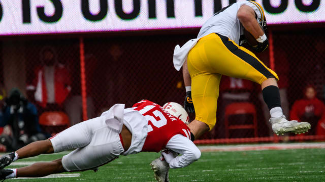 03_Omar Brown_FB vs Iowa 1124